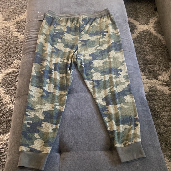Luck Brand Camo Drawstring Waist Joggers - Picture 7 of 9